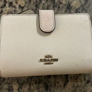 Coach wallet in cream - Great Condition